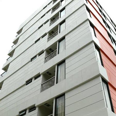 Tango Vibrant Living Hotel - Sha Extra Plus Bangkok Exteriör bild