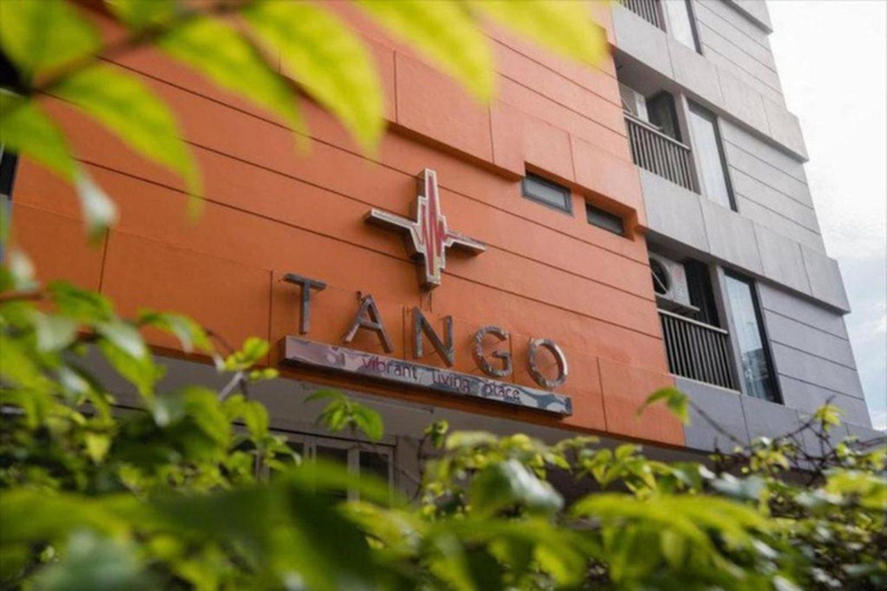 Tango Vibrant Living Hotel - Sha Extra Plus Bangkok Exteriör bild