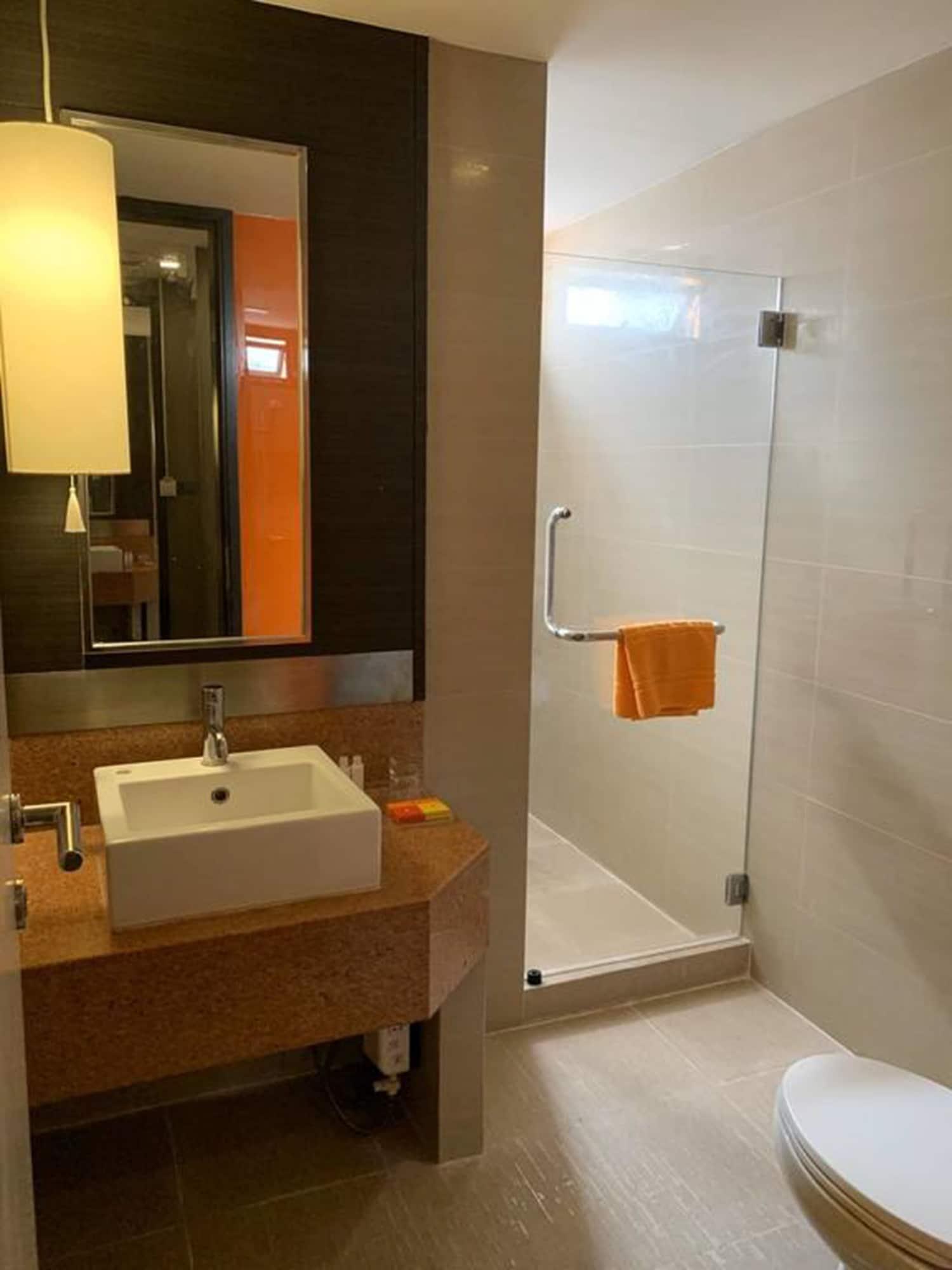Tango Vibrant Living Hotel - Sha Extra Plus Bangkok Exteriör bild
