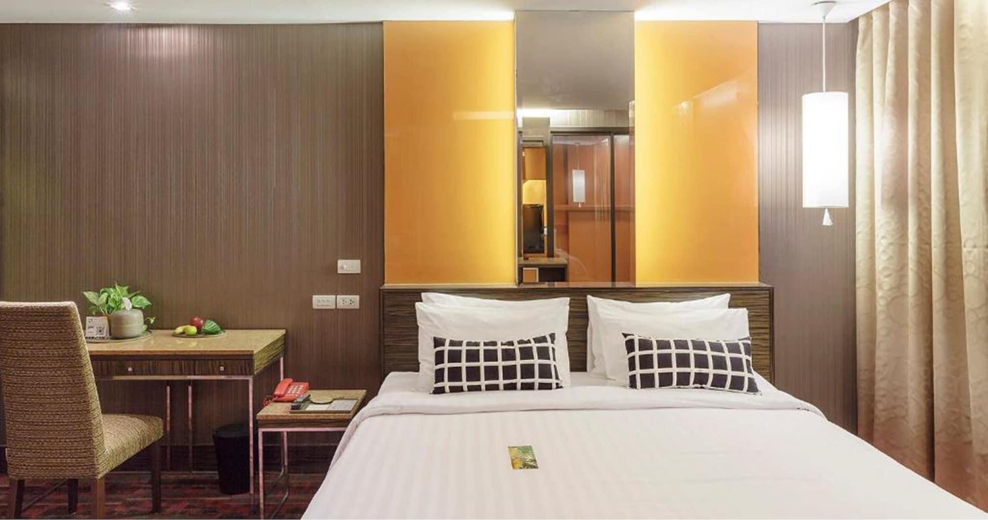 Tango Vibrant Living Hotel - Sha Extra Plus Bangkok Exteriör bild