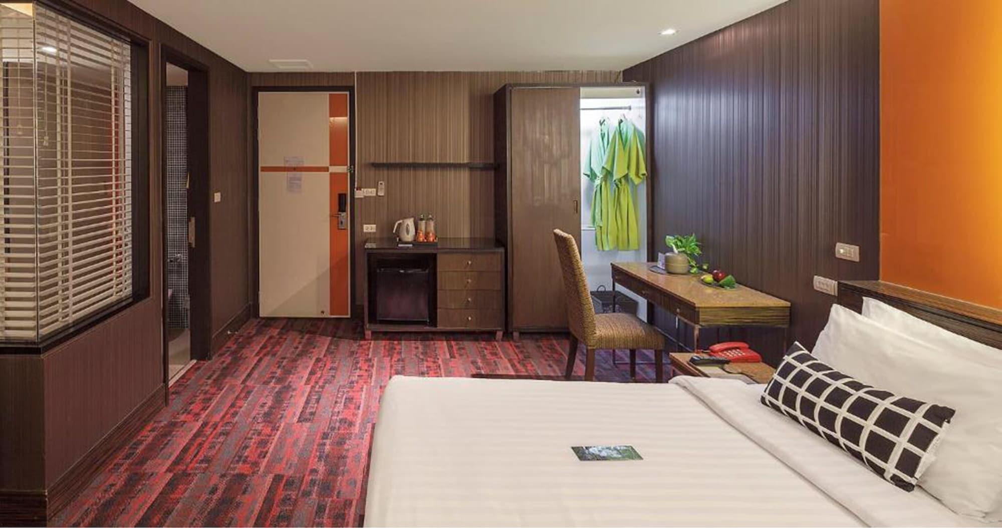 Tango Vibrant Living Hotel - Sha Extra Plus Bangkok Exteriör bild