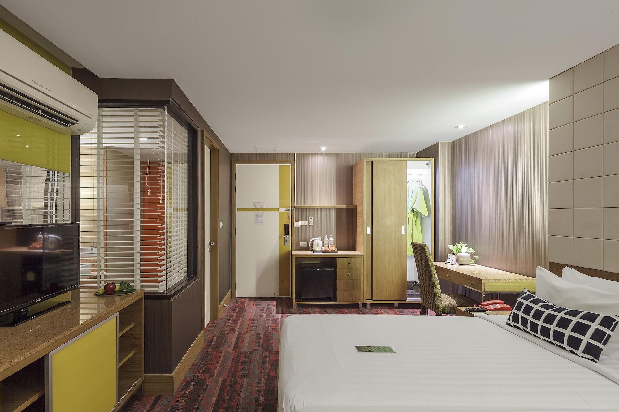 Tango Vibrant Living Hotel - Sha Extra Plus Bangkok Exteriör bild