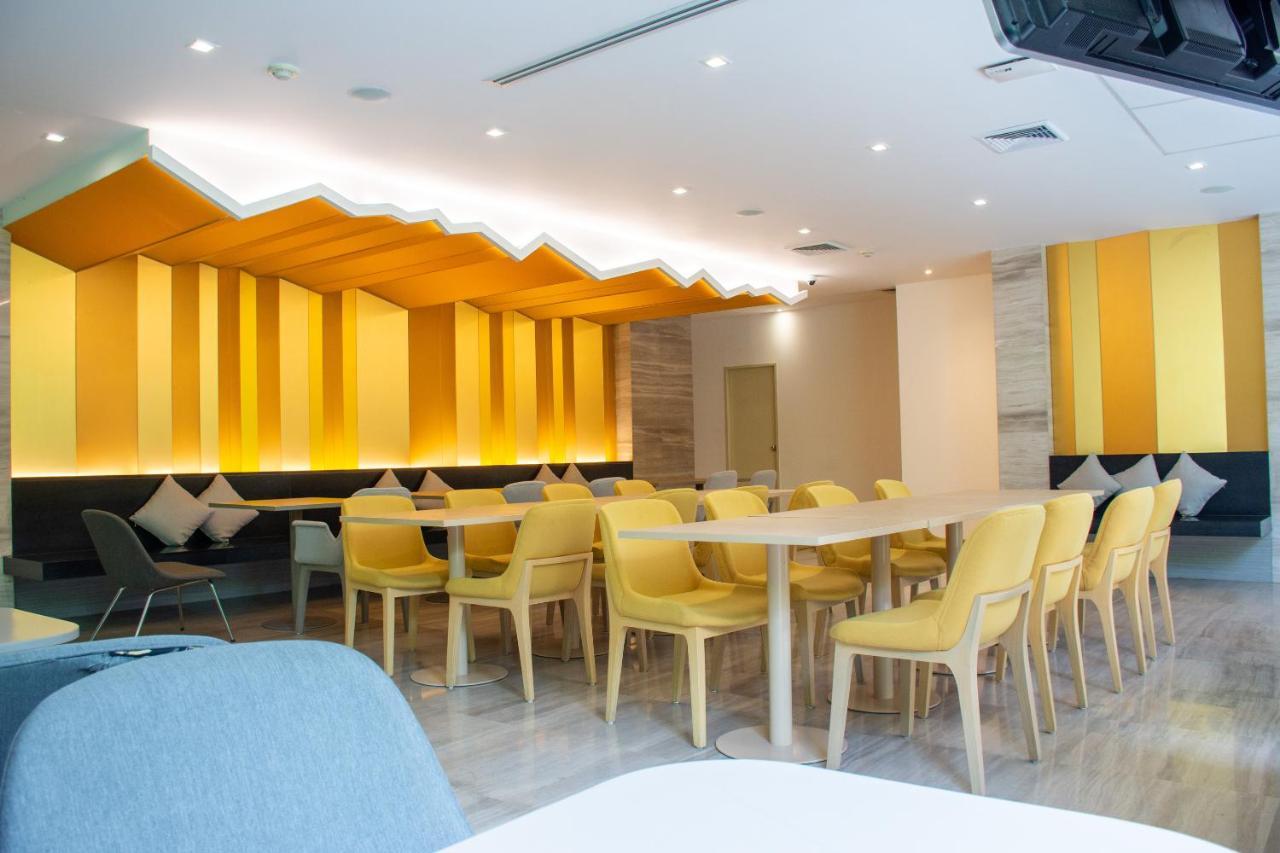 Tango Vibrant Living Hotel - Sha Extra Plus Bangkok Exteriör bild