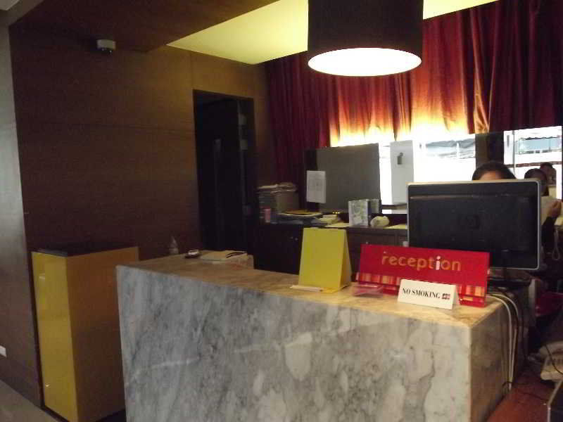 Tango Vibrant Living Hotel - Sha Extra Plus Bangkok Exteriör bild