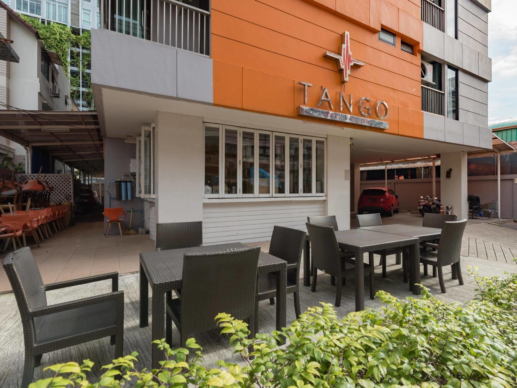 Tango Vibrant Living Hotel - Sha Extra Plus Bangkok Exteriör bild