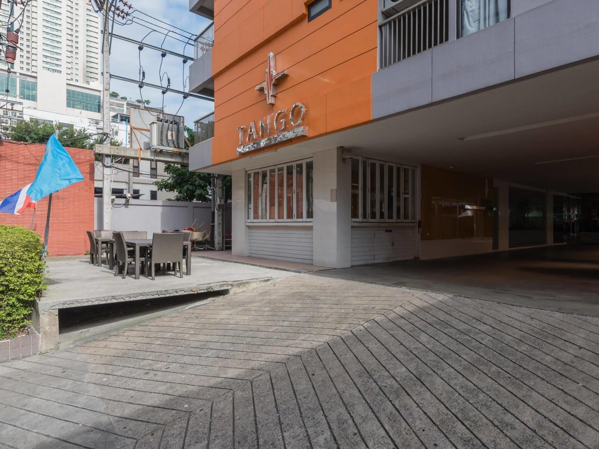Tango Vibrant Living Hotel - Sha Extra Plus Bangkok Exteriör bild