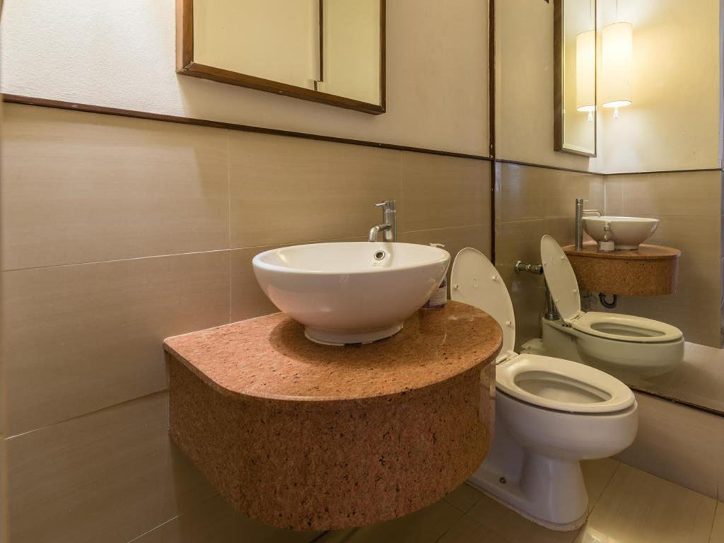 Tango Vibrant Living Hotel - Sha Extra Plus Bangkok Exteriör bild