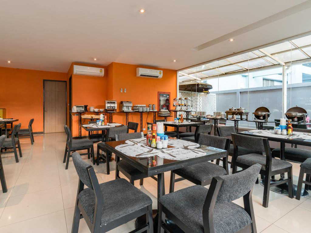 Tango Vibrant Living Hotel - Sha Extra Plus Bangkok Exteriör bild
