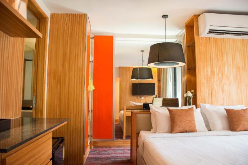 Tango Vibrant Living Hotel - Sha Extra Plus Bangkok Exteriör bild